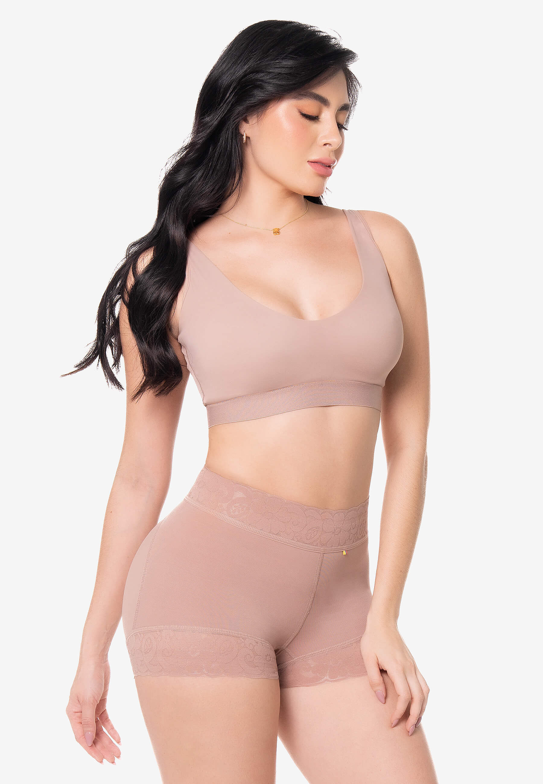 Curvia Short Alessia extracorto con realce Cocoa